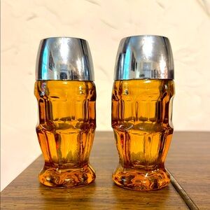 Vtg Anchor Hocking Georgian Amber Glass Salt & Pepper Shakers MCM